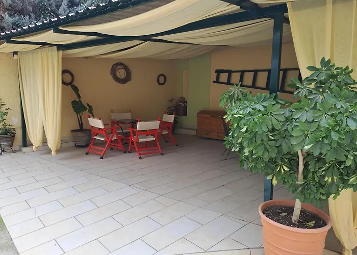 Vicky\'S Place,Near Athens Airport