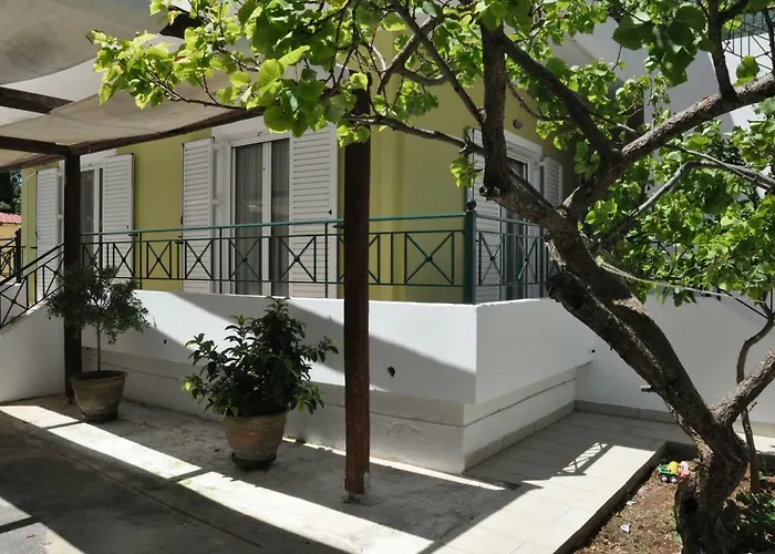 Vicky\'S Place,Near Athens Airport