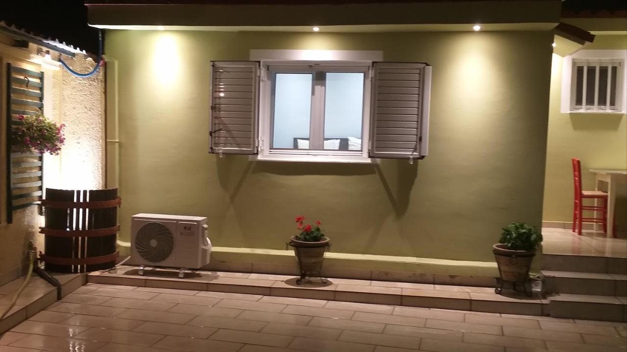 Apartment Vicky's Place,near Athens Airport Koropion