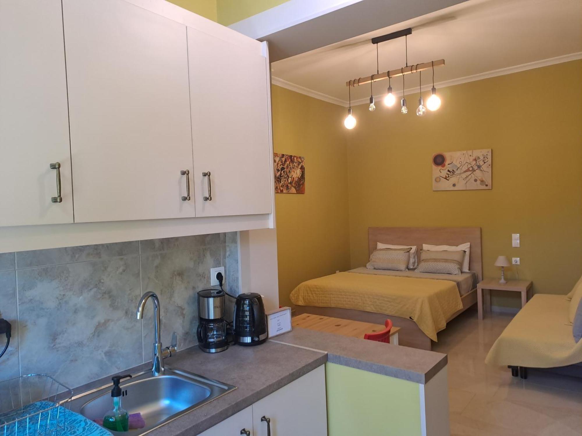 Vicky's Place,near Athens Airport Apartment